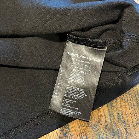 PLENTY HUMANWEAR – BLACK TEE WITH LOGO PRINT | SIZE L | C - Picture 5 of 9